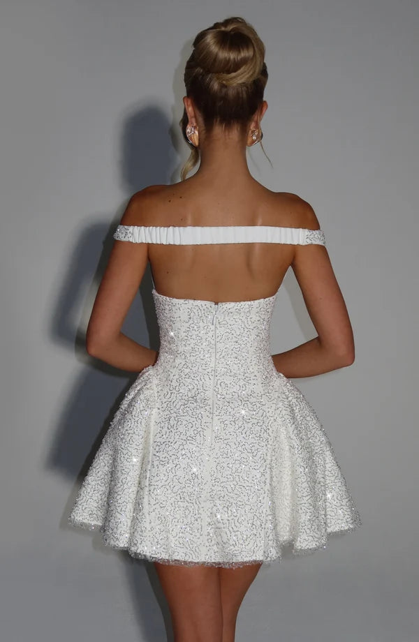 Amelia | Women&