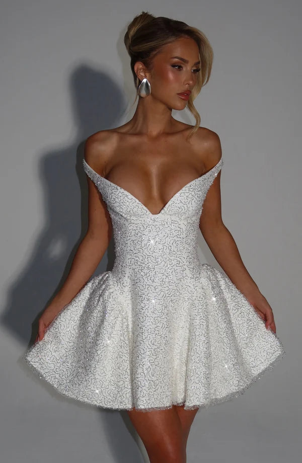 Amelia | Women&