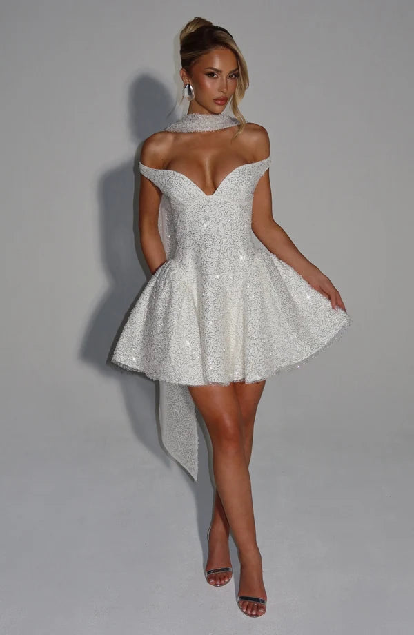 Amelia | Women&