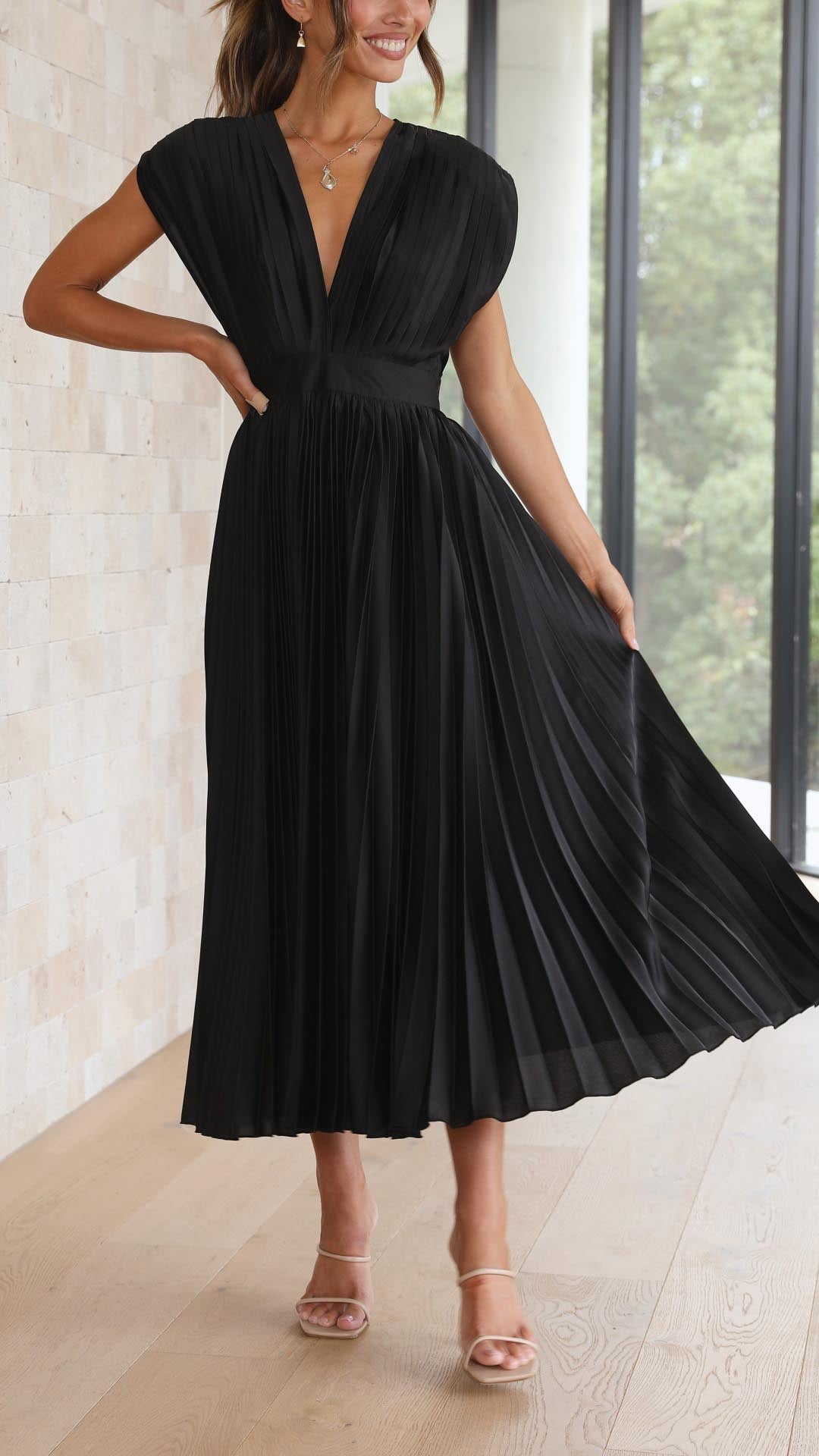 Zahra | Women's Elegant Pleated Maxi Dress