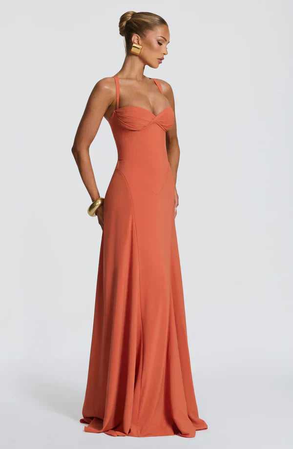 Della | Women&