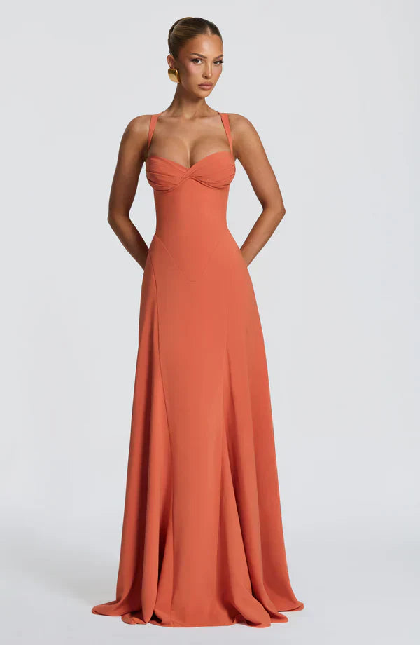Della | Women&