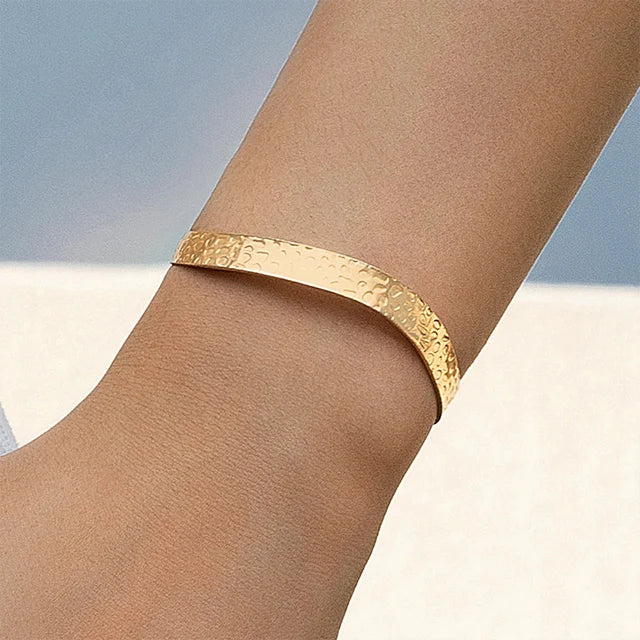 Gold D