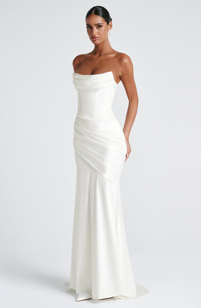 Amelia | Women&