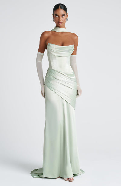 Amelia | Women&